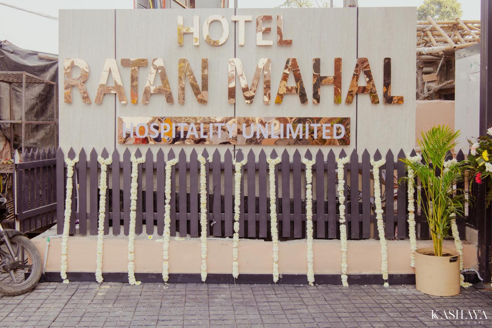 Hotel Ratan Mahal Datia Exteriér fotografie